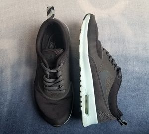 PRICE DROP. Nike Max Air Thea Icy Blue | Size 6